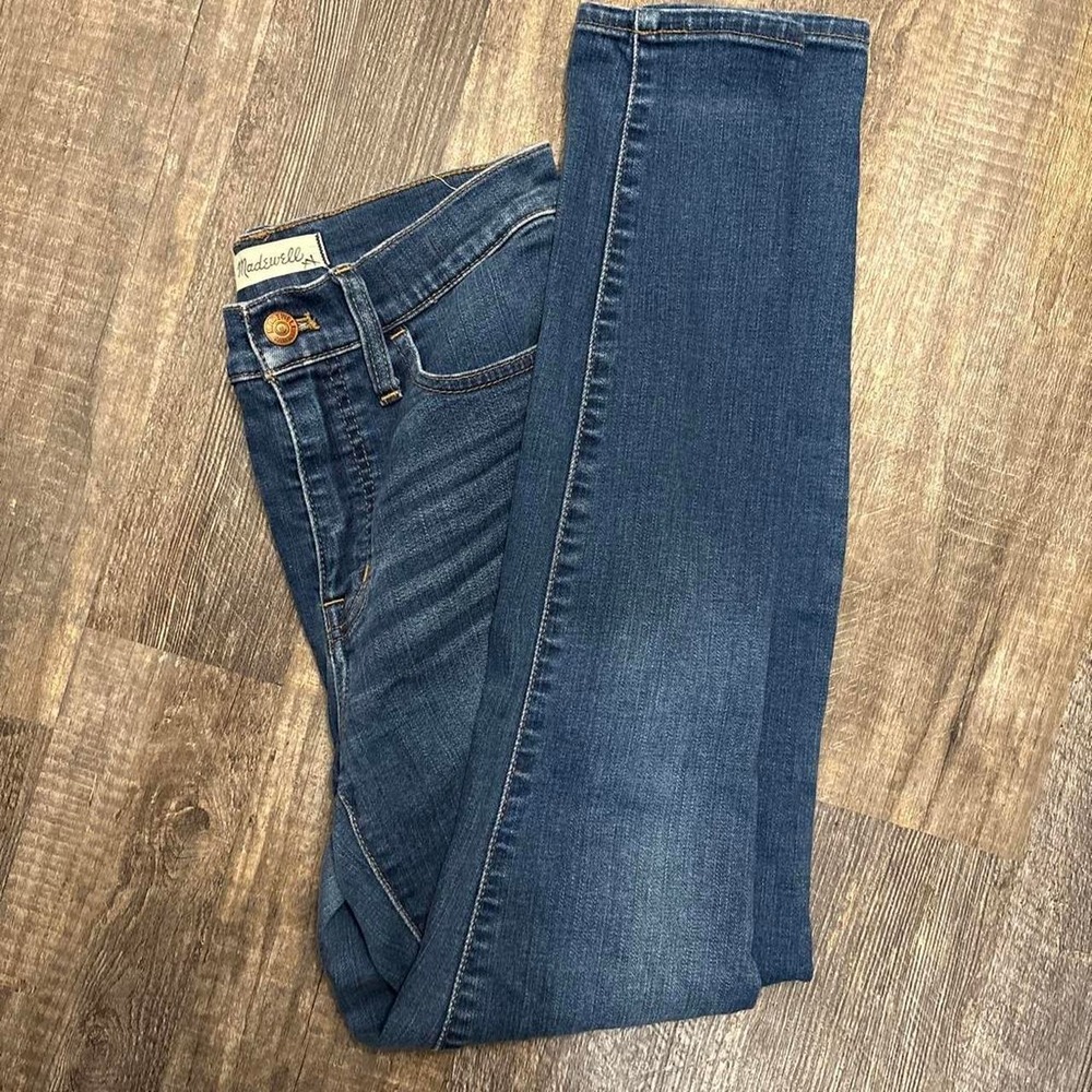 Madewell blue size 26 low rise‎ bootcut jeans